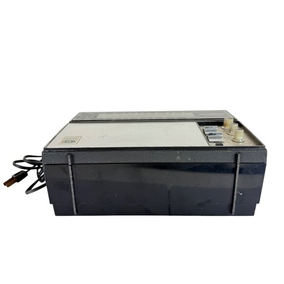 General Electric Solid State AM/FM Radio VTG World Monitor Model P977C 60s Teste - Picture 4 of 16